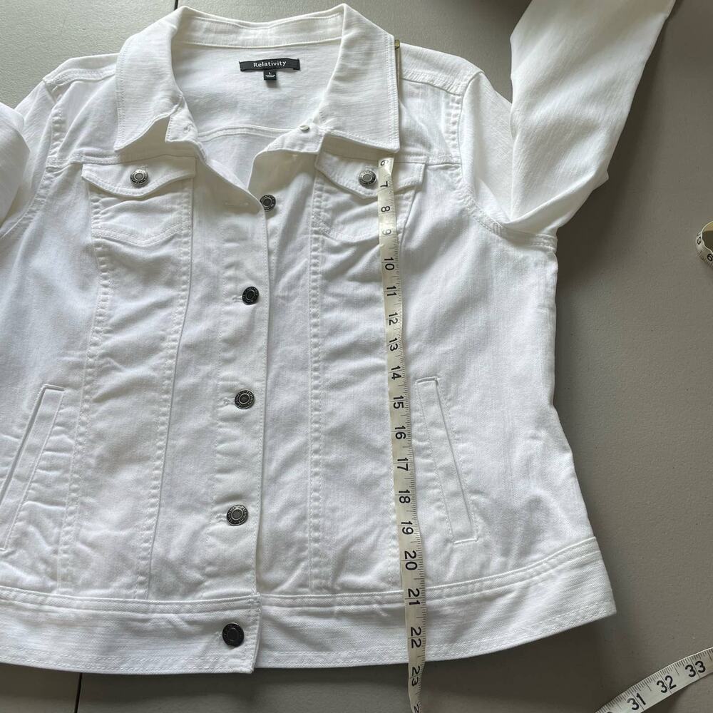 Relativity Denim Jean Jacket Button Down Long Sleeve Breast Pockets White L NWT - Picture 9 of 10